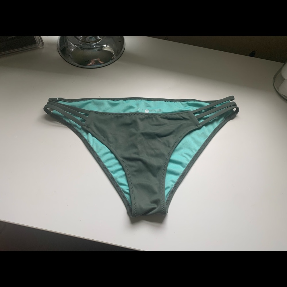 Shade & Shore bikini bottoms